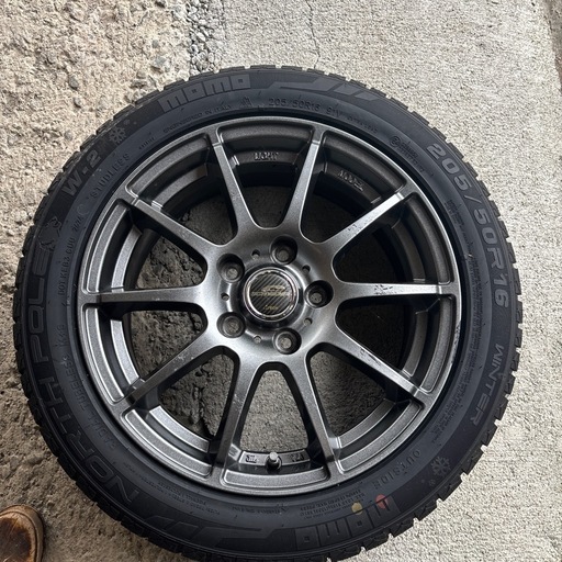 MO MO製　スタッドレスタイヤ　アルミホイール4本セット