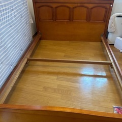 ダブルベッドの画像
