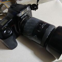 フィルムカメラ2台と望遠レンズ各種の画像
