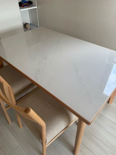 ニトリ　ダイニングテーブル イス付