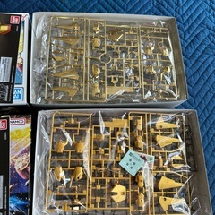 ガンプラ　百式（ゴールドコーティング）、百式（REVIVE）の画像