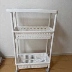 3段ラック　シェルフの画像