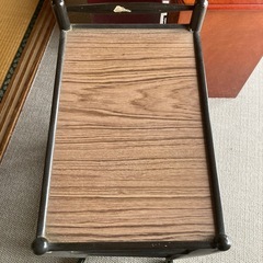 ひたちなか市三反田にあるレトロなワゴンあると便利テーブルの画像
