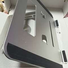 ノートパソコンスタンドの画像