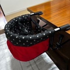 テーブルチェアの画像