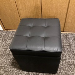 収納スツールの画像