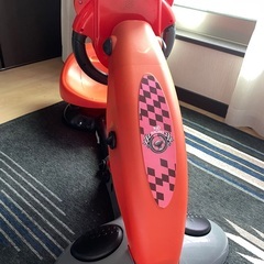 車のおもちゃの画像