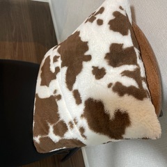 牛柄クッションの画像