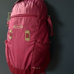 【美品】モンベル　バックパック　リュック　赤紫　２０Ｌ　アウトドア　登山　旅行の画像