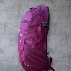 【美品】モンベル　バックパック　リュック　赤紫　２０Ｌ　アウトドア　登山　旅行の画像
