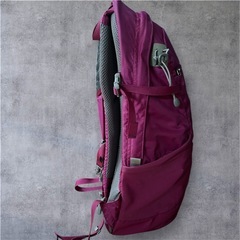 【美品】モンベル　バックパック　リュック　赤紫　２０Ｌ　アウトドア　登山　旅行の画像