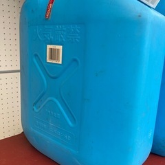 😺　灯油タンク 2個　ポリタンク　中古の画像