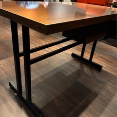 【4人掛け】飲食店テーブル　レアな韓国系　引き出し付きテーブルの画像