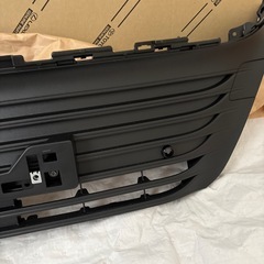 ハリアー　純正グリルの画像