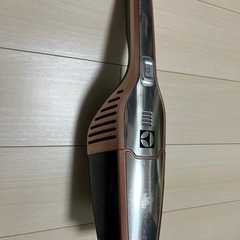 コードレス掃除機　Electrolux 2015年製の画像