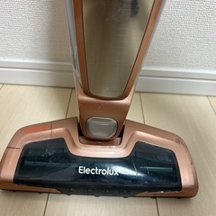 コードレス掃除機　Electrolux 2015年製の画像