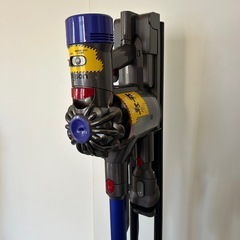dysonコードレスクリーナー v8 スタンド付の画像