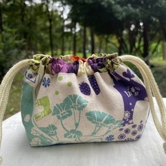 【ハンドメイド】　三角マチの巾着　花柄 マルチポーチ コスメポーチ 小物入れの画像