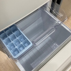【6か月間の動作保証付き】MITSUBISHIの2ドア冷蔵庫MR-P17F-Wのご紹介ですの画像