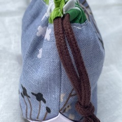 【ハンドメイド】　三角マチの巾着　ボタニカル マルチポーチ コスメポーチ 小物入れの画像