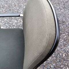 デスクチェア 肘掛け 回転 昇降機能 キャスター 付き 椅子の画像