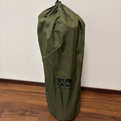 オリーブ　WAQ インフレータブルマット 8cm キャンプ用品出品中　の画像