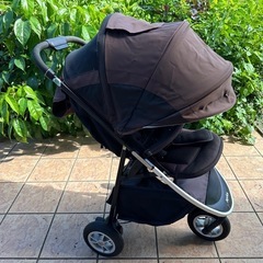 アプリカ　ベビーカー　三輪の画像