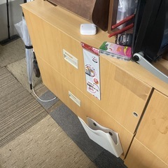 キャビネット３個の画像