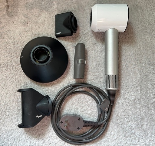 dyson ヘアドライヤー HD01