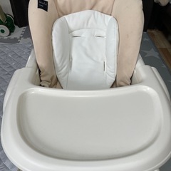 combiハイローチェアの画像