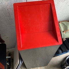 中古ゴミ箱の画像