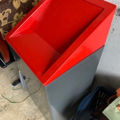 中古ゴミ箱の画像