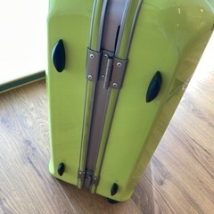 キャリーケース　タイヤゴム無しの画像