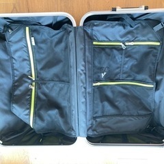 キャリーケース　タイヤゴム無しの画像