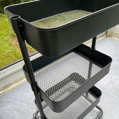 3段スチールラックの画像