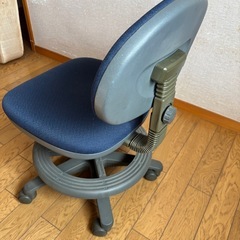 勉強机用椅子の画像