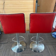 ニトリで購入したカウンターチェア二脚の画像