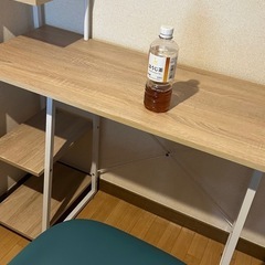 机　椅子の画像