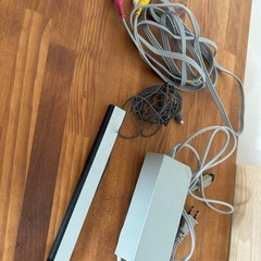 wii本体＋カセット７点（スーパーマリオ、マリオカート、桃鉄、他）の画像