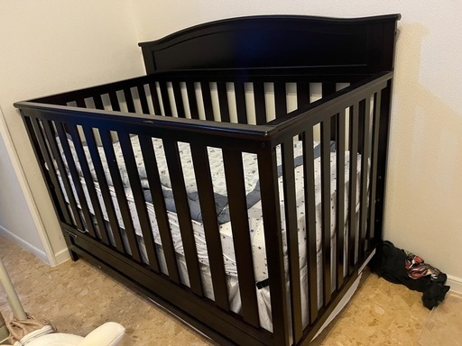 ベビーベッド、マットレス