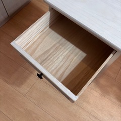 サイドテーブルの画像