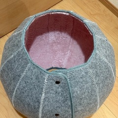 猫 べッド 冬 多機能 6way 丸形 猫 ハウス 折りたたみ式 おもちゃベッド 室内 洗える ドーム フェルト製の画像