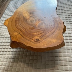楠の木ローテーブルの画像