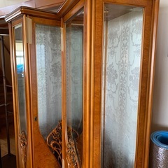 中古高級タンスの画像