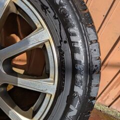 205/60R16 スタッドレスタイヤの画像