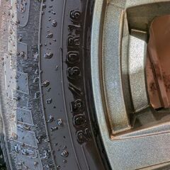 205/60R16 スタッドレスタイヤの画像