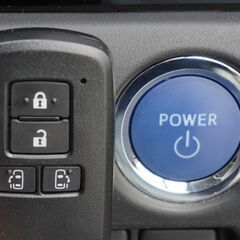 【ローン審査通過率95％！ローンお任せください！】トヨタ エスクァイア　ハイブリッド 　Ｇｉの画像