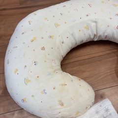 授乳クッション、赤ちゃん枕エスメラルダの画像