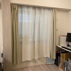 カーテンとレースセットの画像