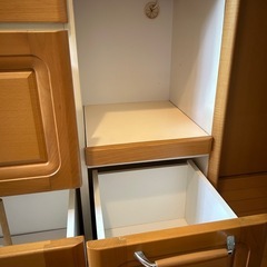 食器棚の画像